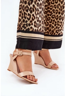 Lakierowane Sandały Damskie Na Koturnie Nude Vliraya