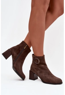 Zamszowe Botki Na Słupku Ocieplane Z Ozdobnym Detalem Artiker 57C0017 Brązowe
