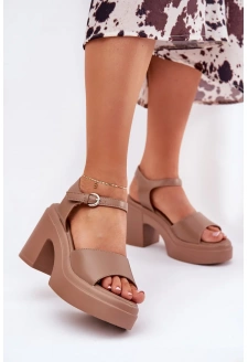 Sandały Damskie  Na Masywnym Słupku I Platformie Z Eko Skóry Ciemnobeżowe Korlevia