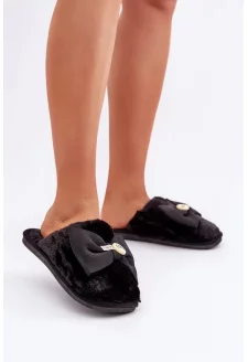 Futrzane Kapcie Z Małą Broszką Czarne Primaria