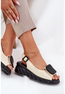 Skórzane Lakierowane Sandały Damskie Na Koturnie z Ozdobą Artiker 56C1567 Beżowe